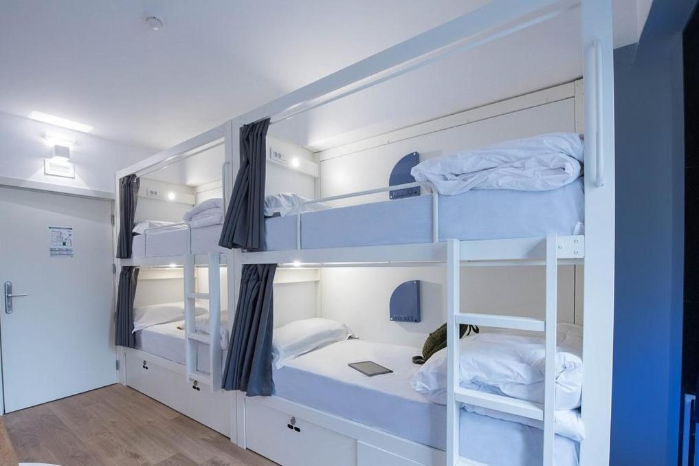 Bed 8-Bed Mixed Dormitory Room